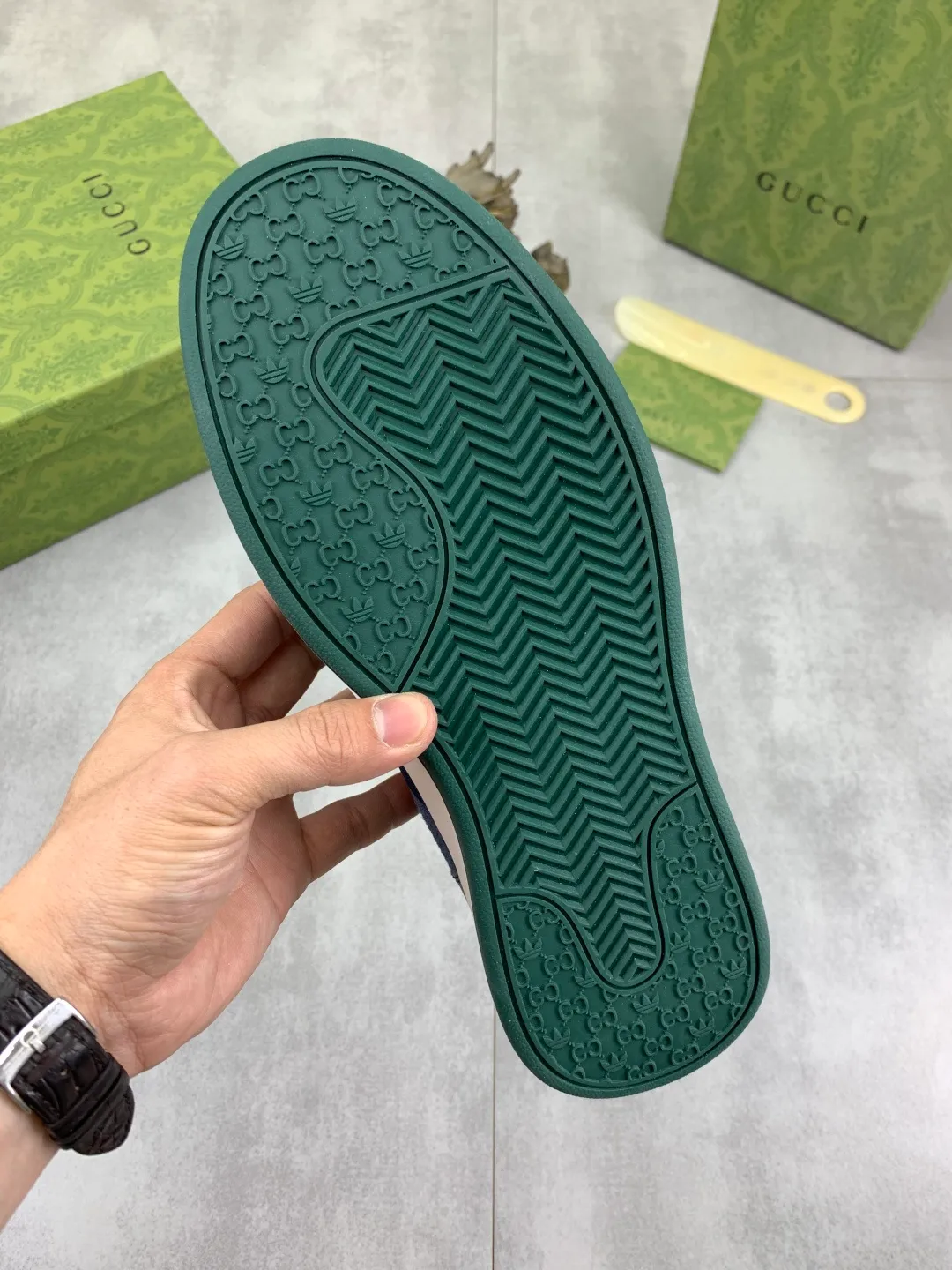 Men's shoes 💰P420💰 [New model] (GUCCI) official website's latest 🎁🎁casual and fashionable men's shoes 👟, hot style 💥 style is simple and elegant, exclusive for trendy men. Unique official website's latest brand double G elements 👑Original Gucci decoration, fashionable and generous, the fabric is original frosted calfskin ✅Fully imported first-layer pigskin lining, the official website specifies wear-resistant, lightweight original rubber casual outsole, the classic model is taken in kind at the counter🎬38-44 (45 46 customized) 3️⃣ colors available